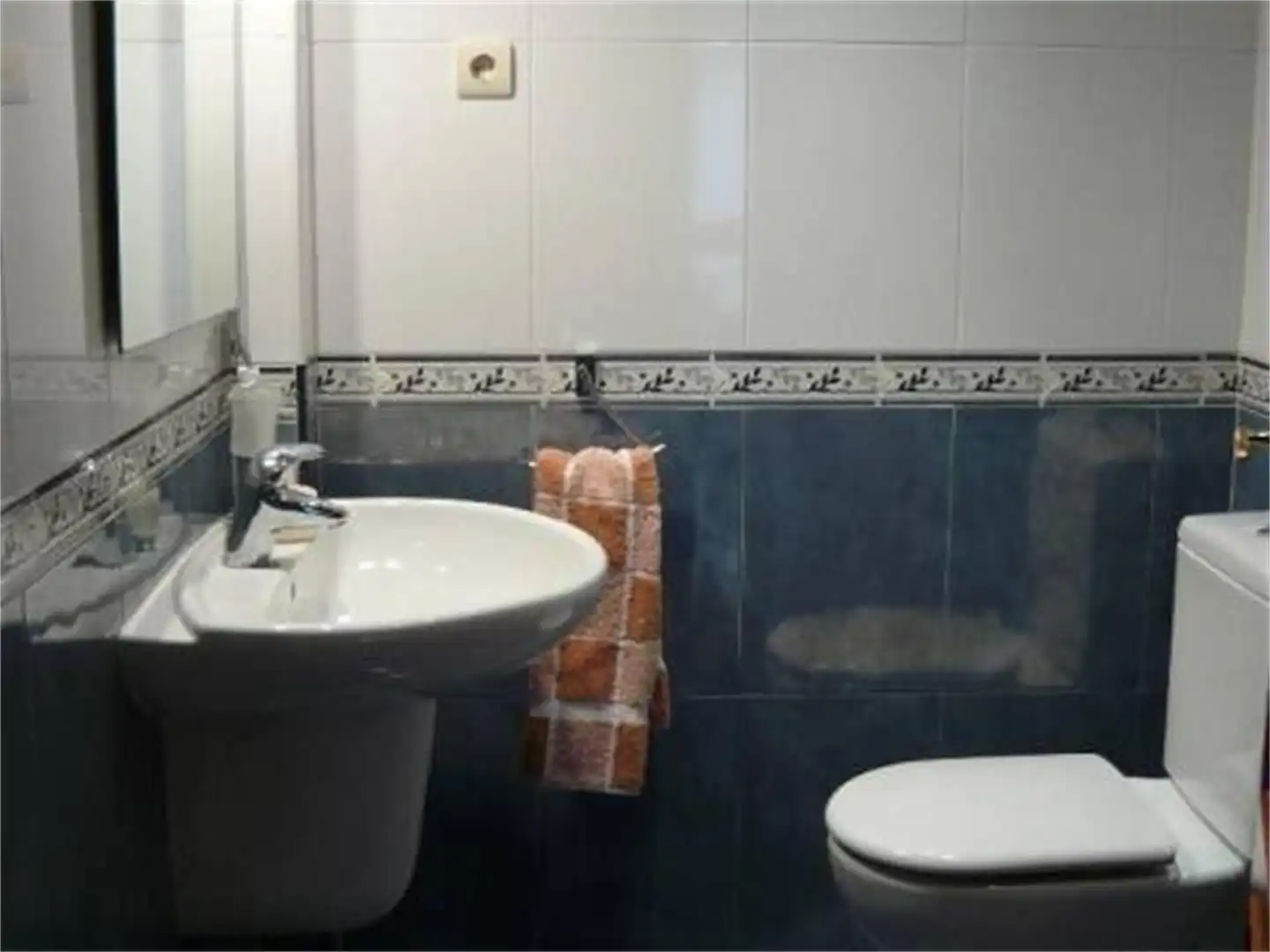 Room in Calle Uribe, 4, Derio Room in Calle Uribe, 4, Derio