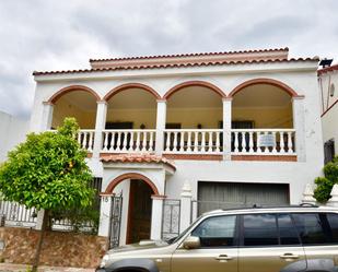 Vista exterior de Casa o xalet en venda en Siruela amb Aire condicionat, Jardí privat i Terrassa