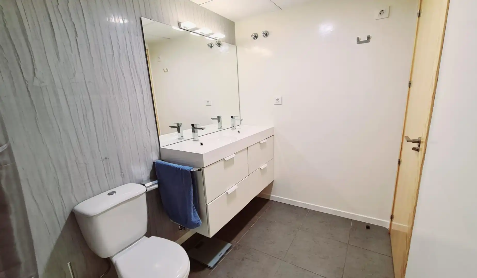 Baño de Local en venta en Murcia con Aire acondicionado, Calefacción y Trastero