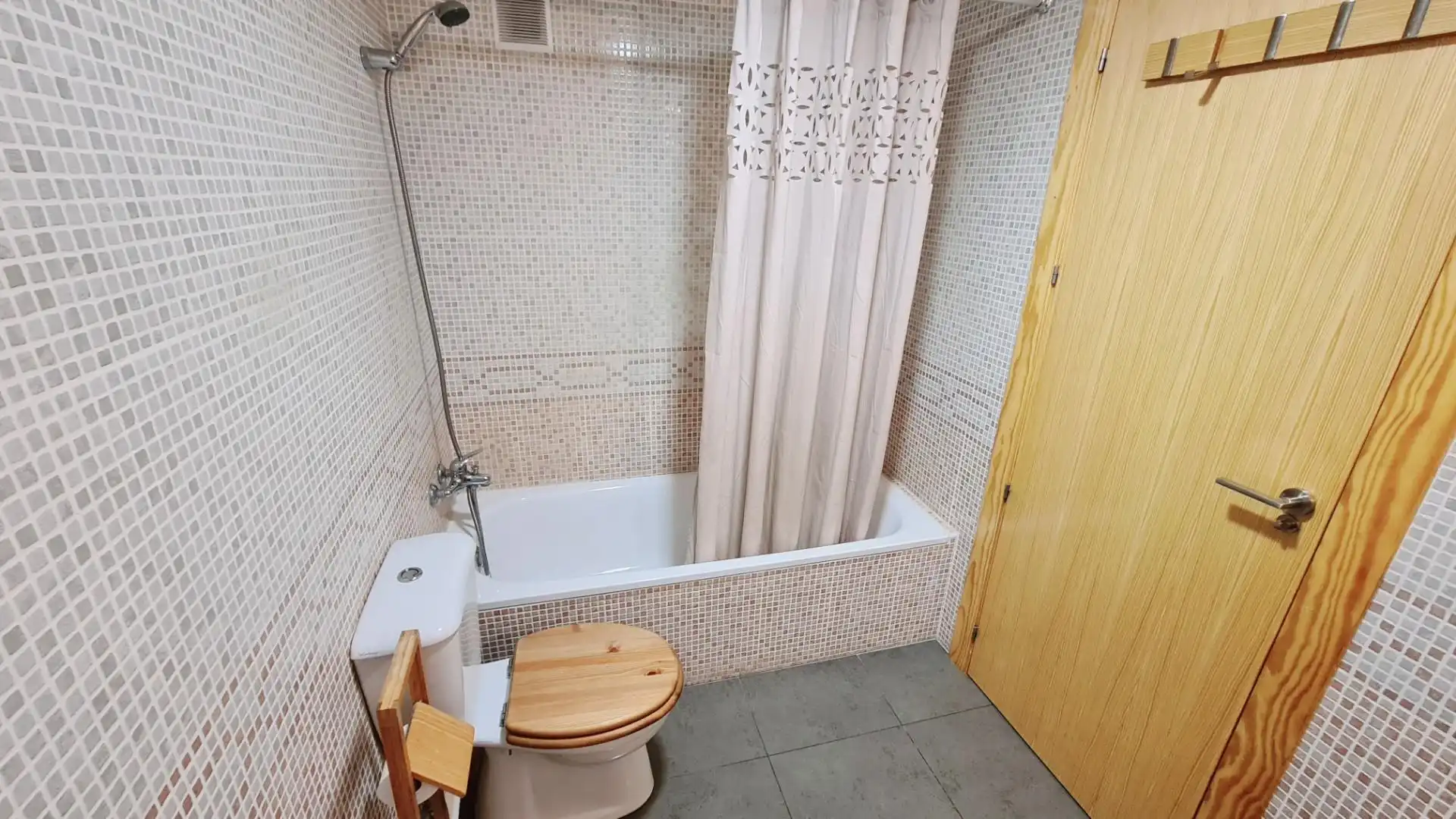 Baño de Local en venta en Murcia con Aire acondicionado, Calefacción y Trastero