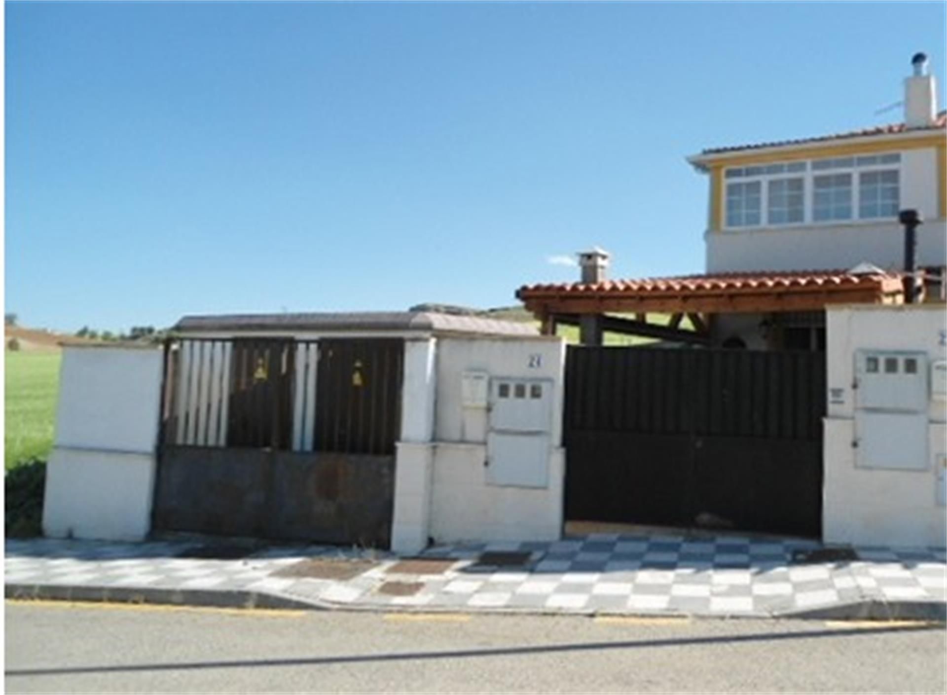 Exterior view of House or chalet for sale in Cuenca Capital  with Terrace and Balcony