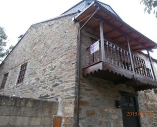 Vista exterior de Casa o xalet en venda en Ponferrada amb Terrassa i Balcó