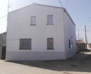 Exterior view of House or chalet for sale in Villar de Peralonso  with Heating, Furnished and Oven