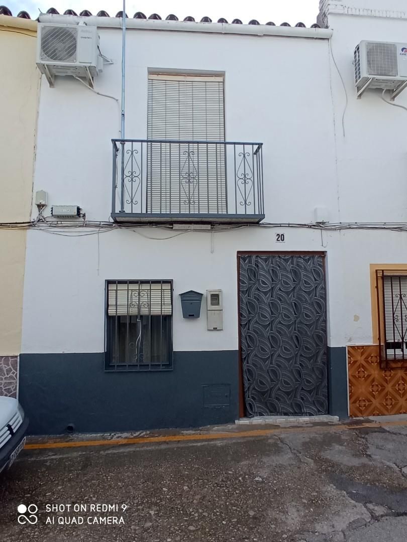 Vista exterior de Casa adosada en venda en Jódar amb Aire condicionat i Moblat
