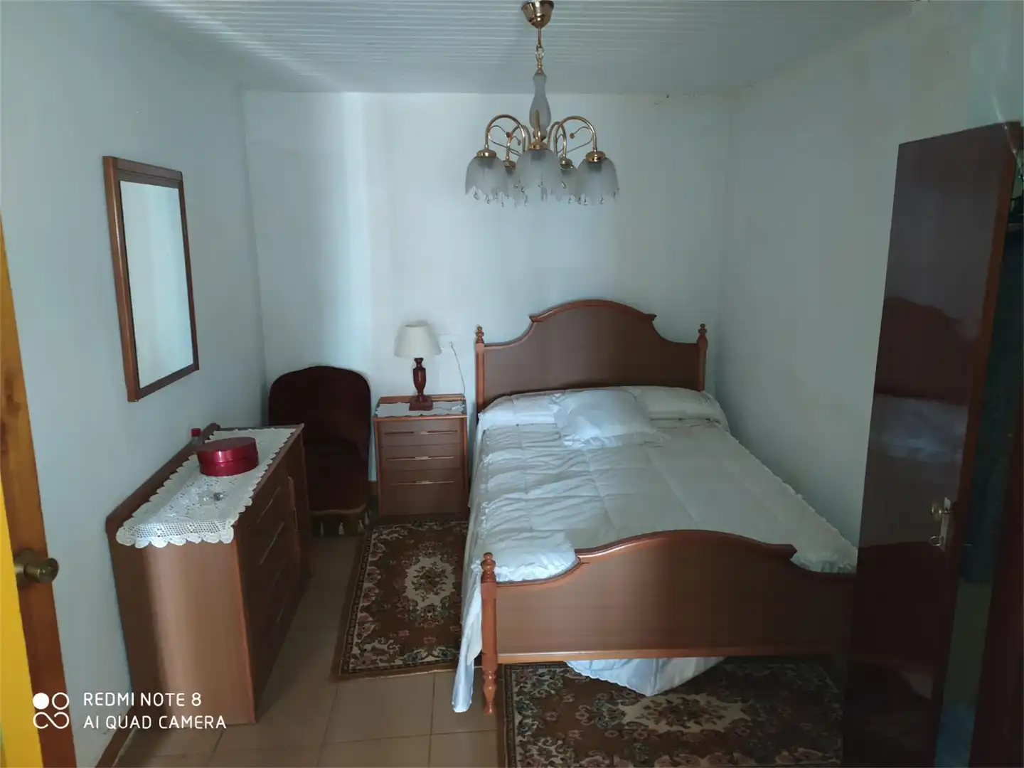 Schlafzimmer von Einfamilien-Reihenhaus zum Verkauf in Castro Caldelas mit Privatgarten, Möbliert und Waschmaschine