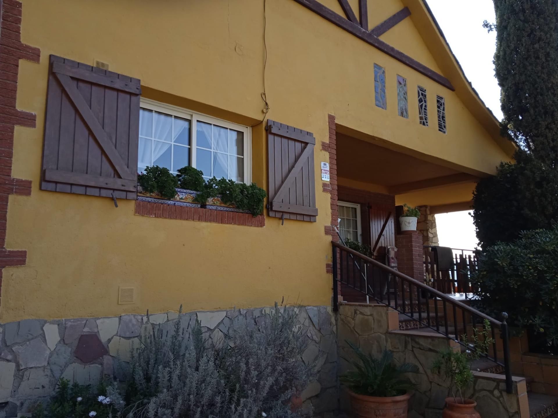 Vista exterior de Finca rústica en venda en Sant Antoni de Vilamajor amb Terrassa i Balcó