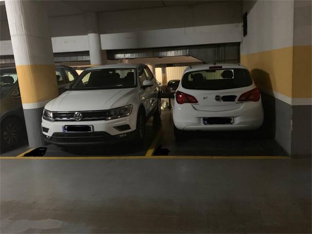 Garaje en Venta en Plaça de Guernica en Collblanc