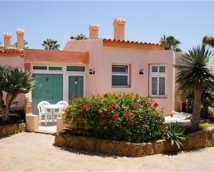 Vista exterior de Casa adosada en venda en Antigua amb Aire condicionat, Calefacció i Jardí privat