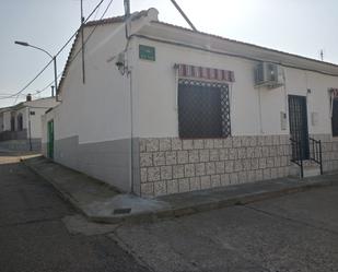 Exterior view of Planta baja for sale in La Puebla de Montalbán  with Air Conditioner, Heating and Storage room