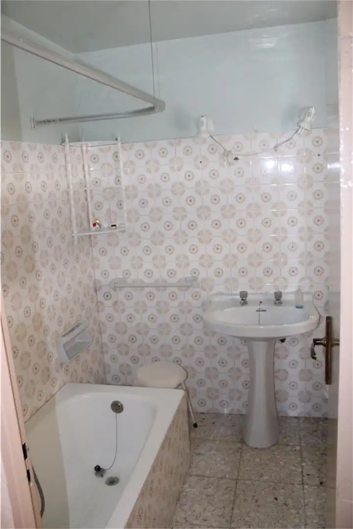 Badezimmer von Einfamilien-Reihenhaus zum Verkauf in Torredelcampo mit Terrasse und Balkon