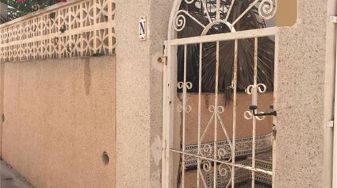 Foto 4 de Casa adosada en venda a Calle Laguna Roja, Los Balcones - Los Altos, Alicante