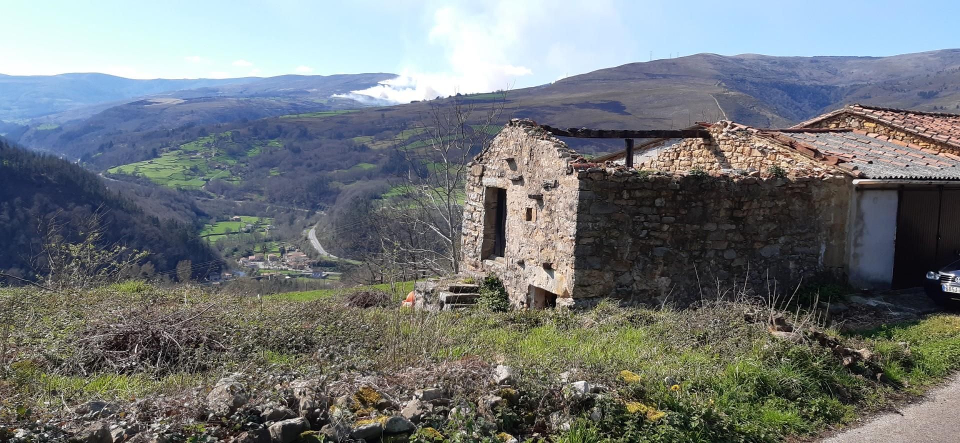 Außenansicht von Country house zum verkauf in Santiurde de Toranzo