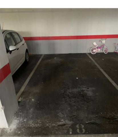 Garaje en Venta en Calle Margarita Nelken en El Carbayedo - El Quirinal