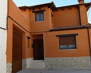 Exterior view of House or chalet for sale in Olivares de Duero  with Balcony