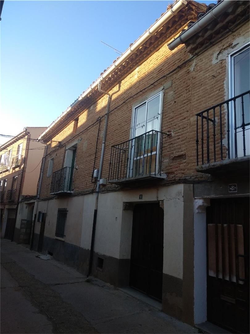 Exterior view of Land for sale in Toro