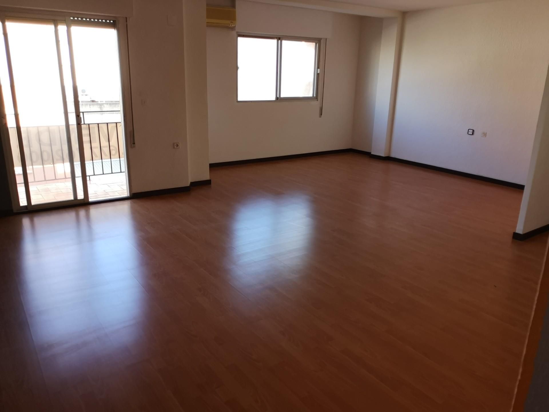 Flat for sale in Genovés  with Air Conditioner, Heating and Parquet flooring