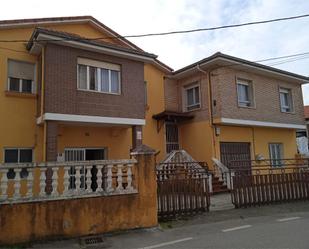 Exterior view of Single-family semi-detached for sale in Torrelavega 