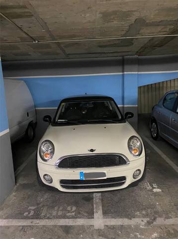 Garaje en Venta en Avenida José Laguillo en San Carlos - San José