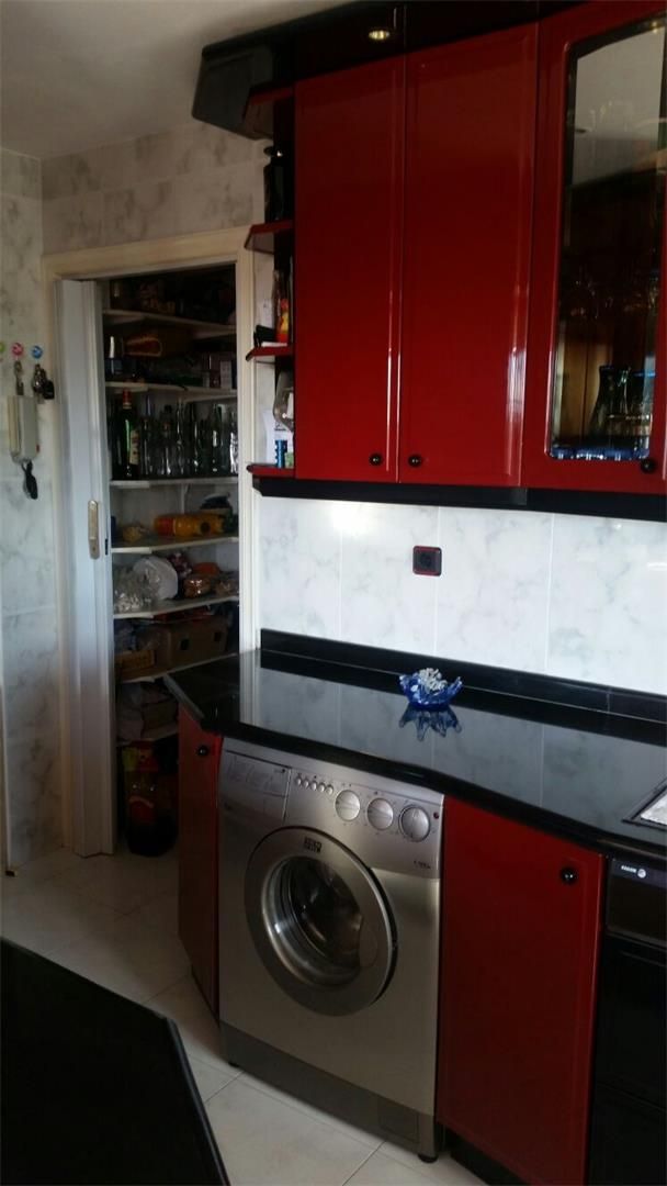 Kitchen of Flat for sale in Onzonilla  with Heating and Furnished