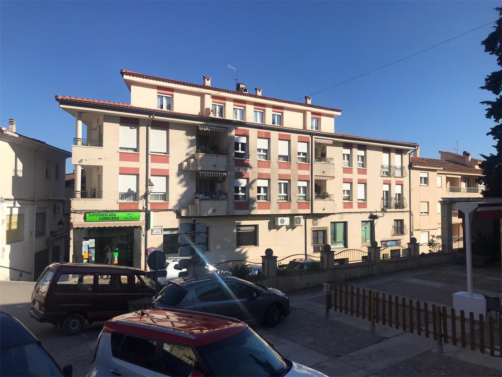 Außenansicht von Dachboden zum verkauf in Yeste mit Klimaanlage, Heizung und Terrasse