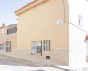 Exterior view of Single-family semi-detached for sale in Venta del Moro  with Air Conditioner, Heating and Terrace