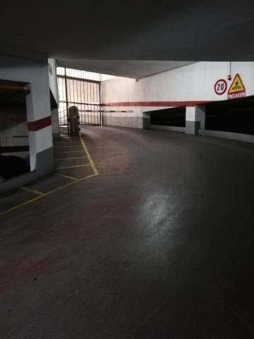 Garaje en Venta en Calle Pianista Amparo Iturbi, 32 en La Creu Coberta
