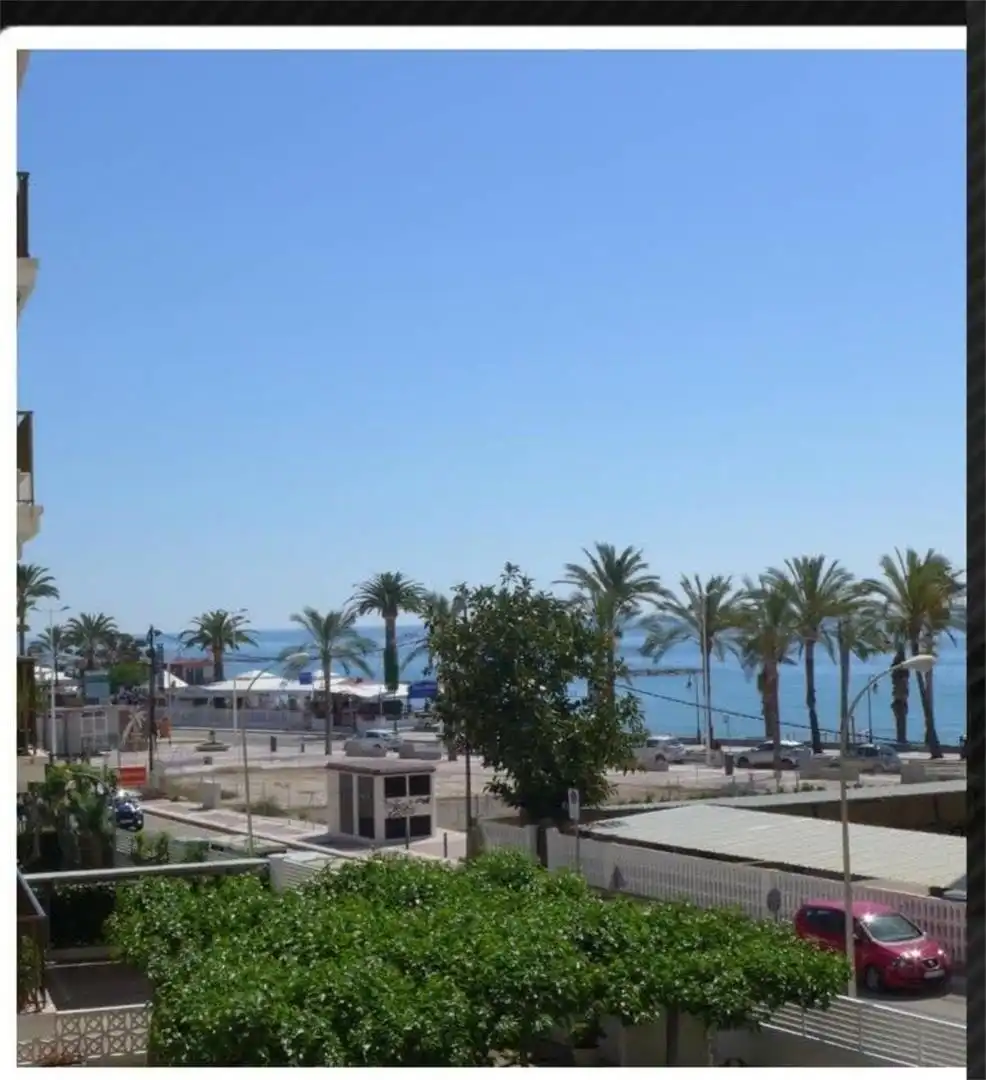 Vista exterior de Piso de alquiler en Benicasim / Benicàssim con Amueblado, Horno y Lavadora
