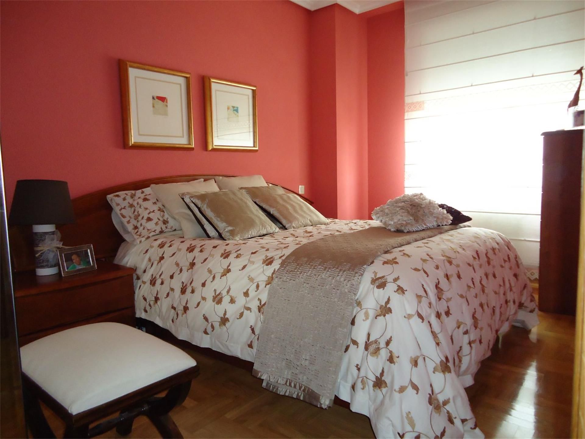 Bedroom of Flat to rent in Burgos Capital
