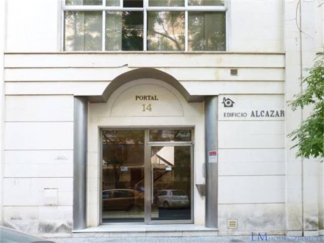 Trastero en Alquiler en Avenida de la Buhaira, 25 en La Calzada - La Florida