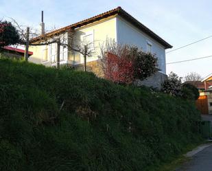 Vista exterior de Casa o xalet en venda en Celanova amb Jardí privat, Moblat i Balcó