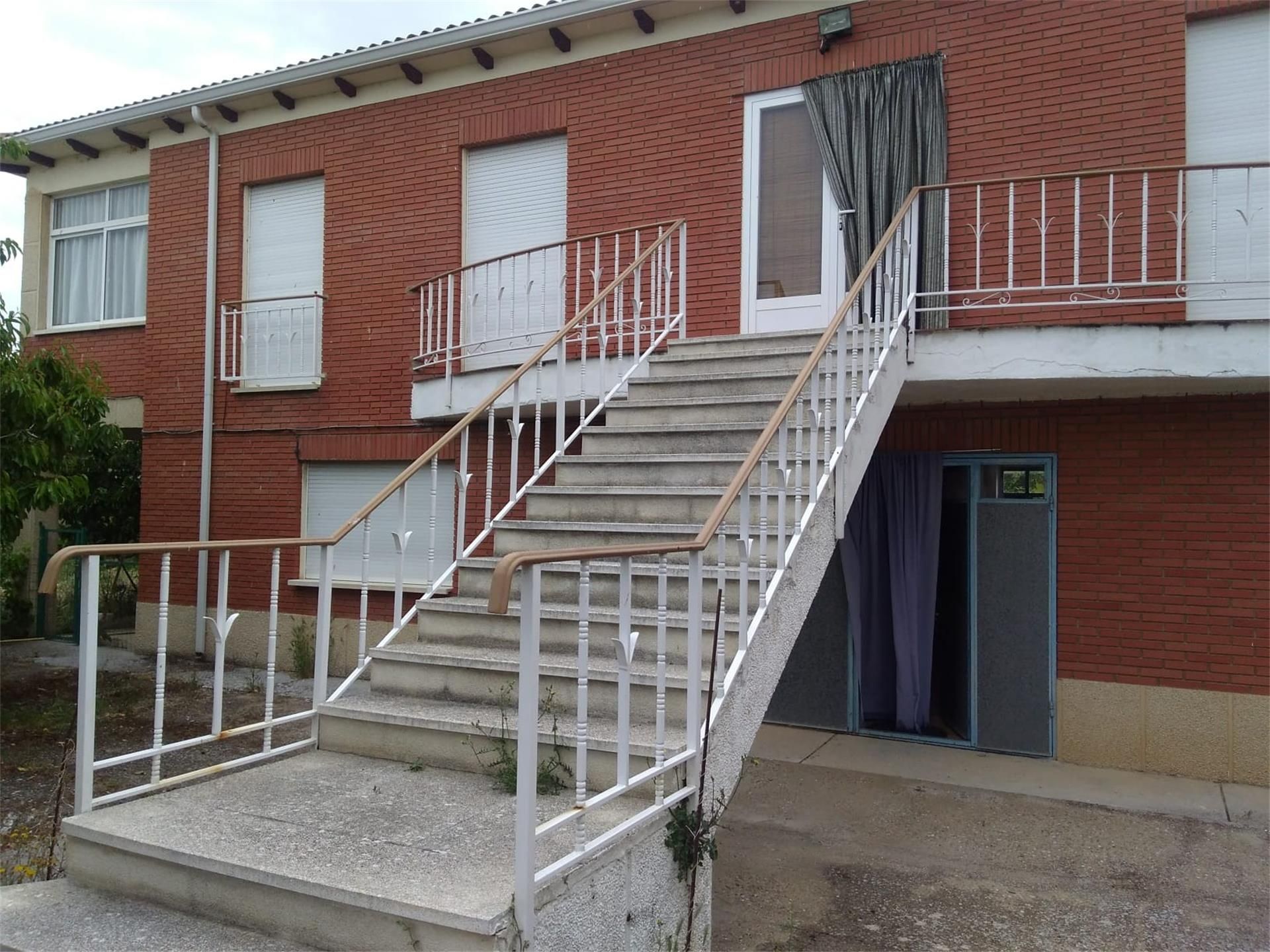 Exterior view of House or chalet for sale in Villalbarba  with Terrace and Balcony