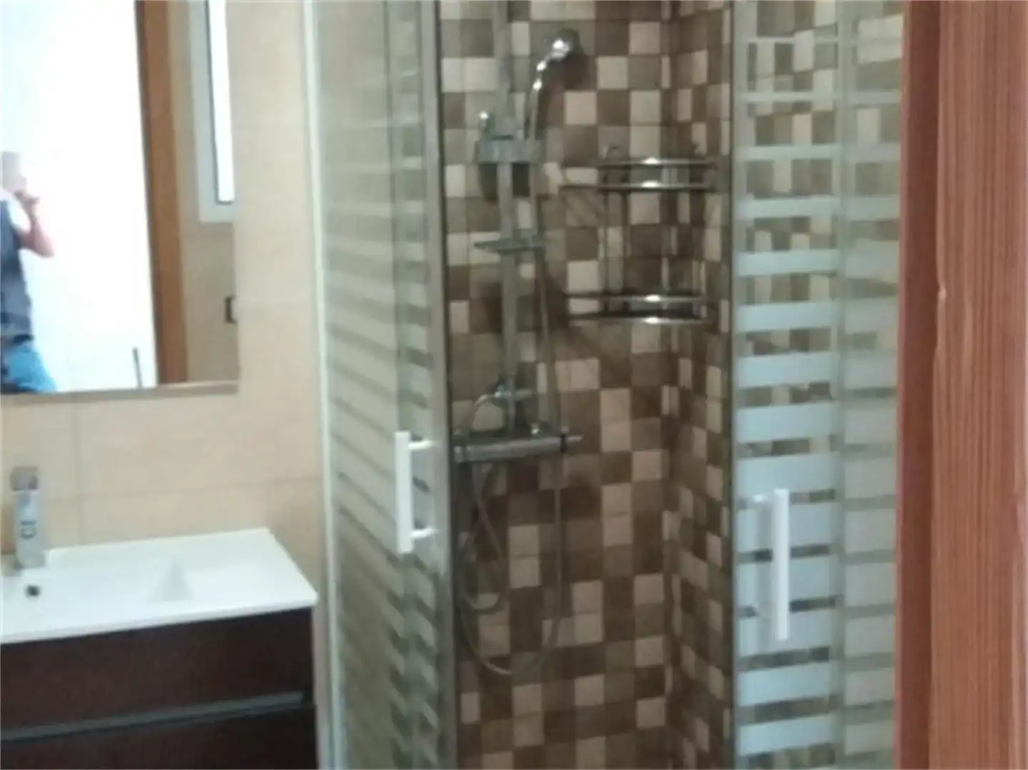Baño de Casa adosada en venta en Camas con Calefacción, Terraza y Amueblado