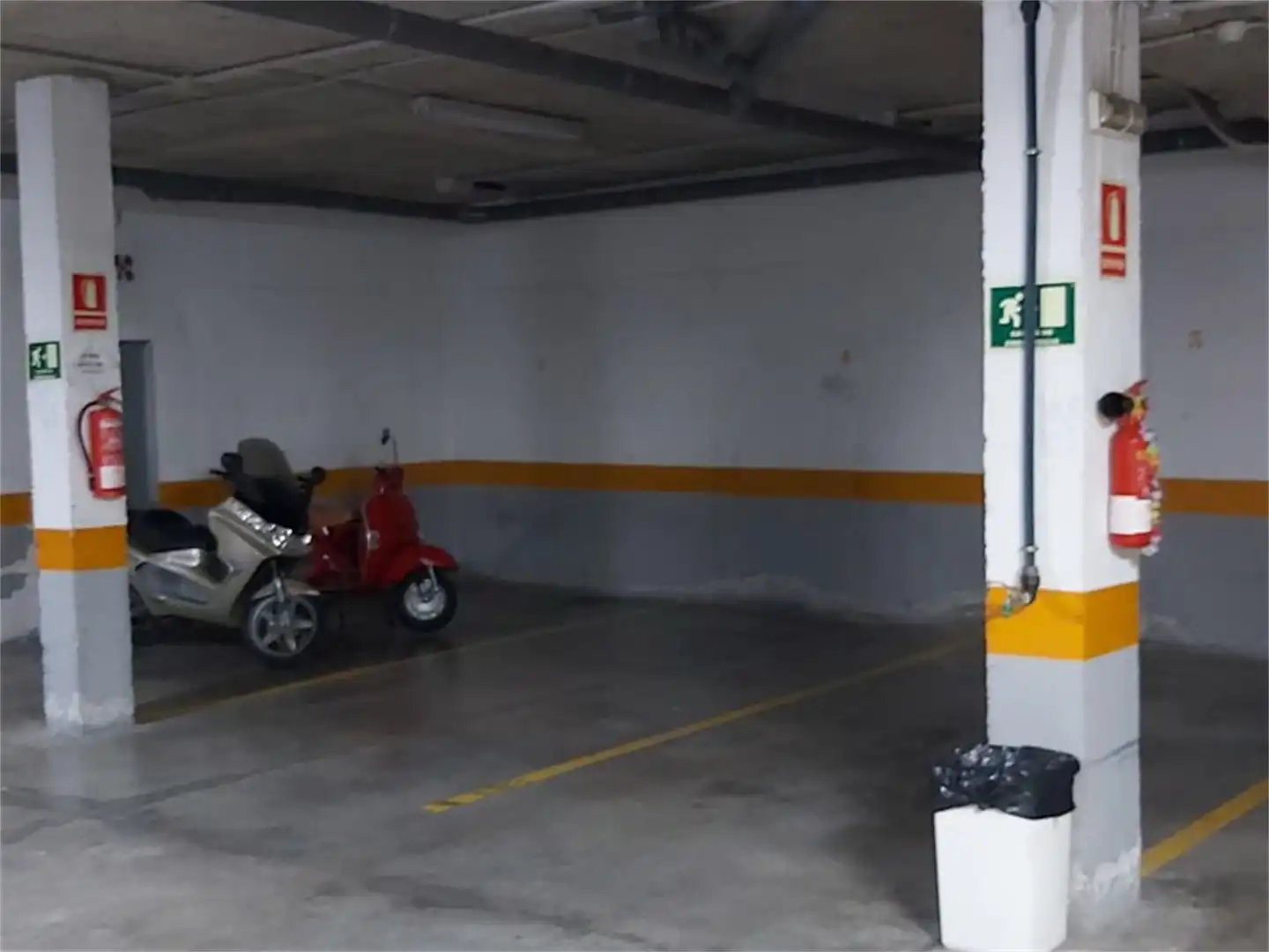 Garaje en venta en Calle Francisco Cacero, Las Almenas Parking de Garaje en venta en Tomares