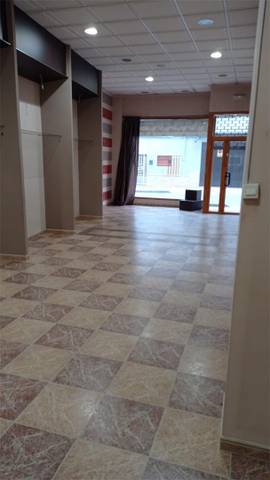 Local comercial en Alquiler en Avenida Príncipe Felipe en Martos