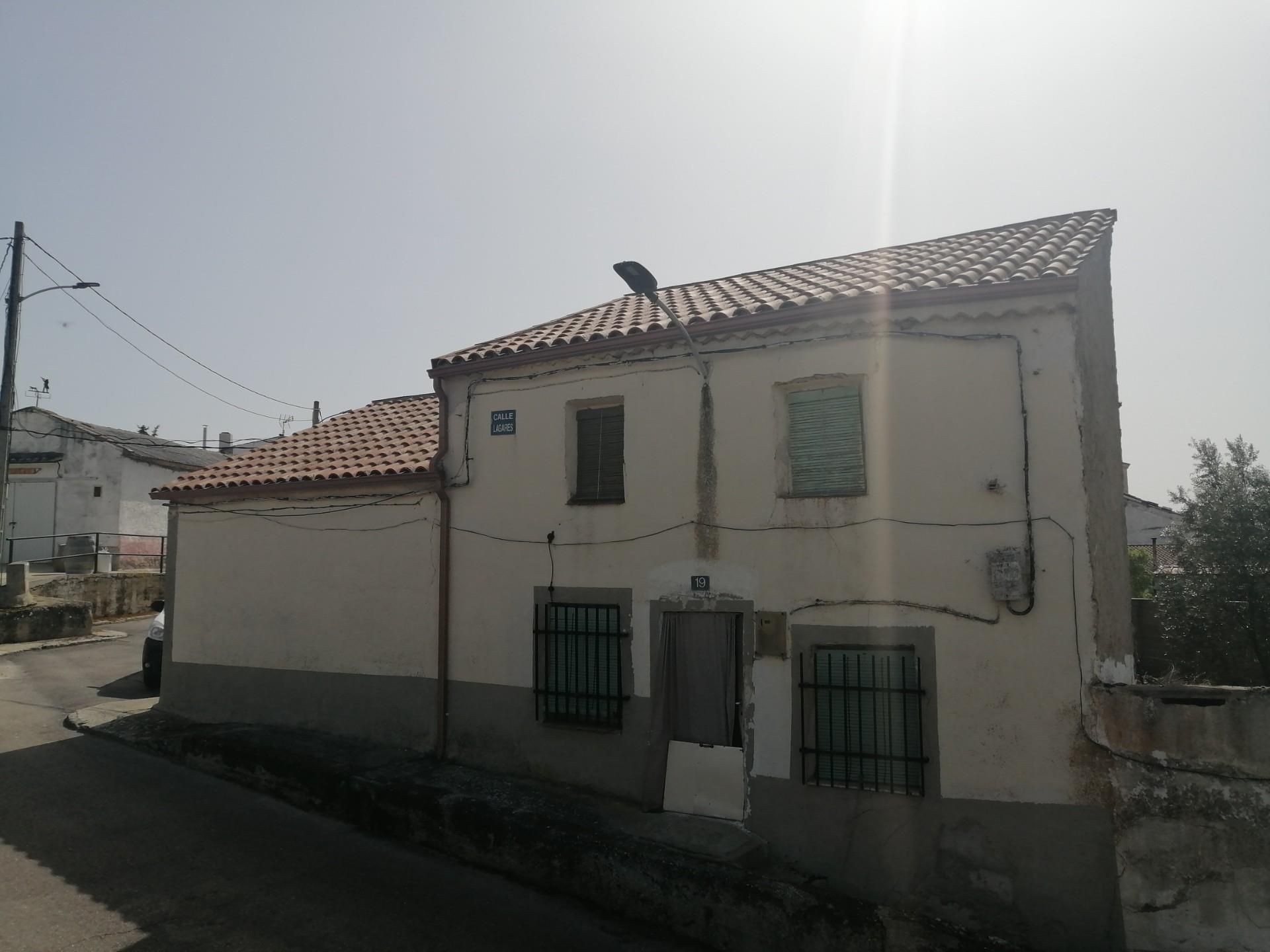 Exterior view of Single-family semi-detached for sale in Villavaquerín