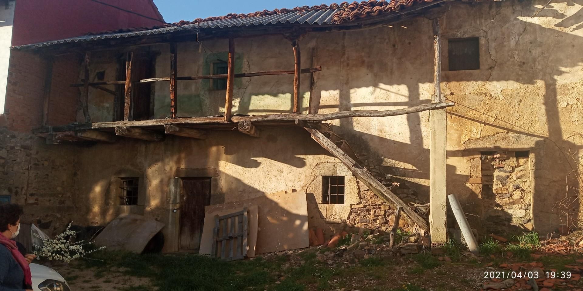 Exterior view of Country house for sale in La Pola de Gordón 