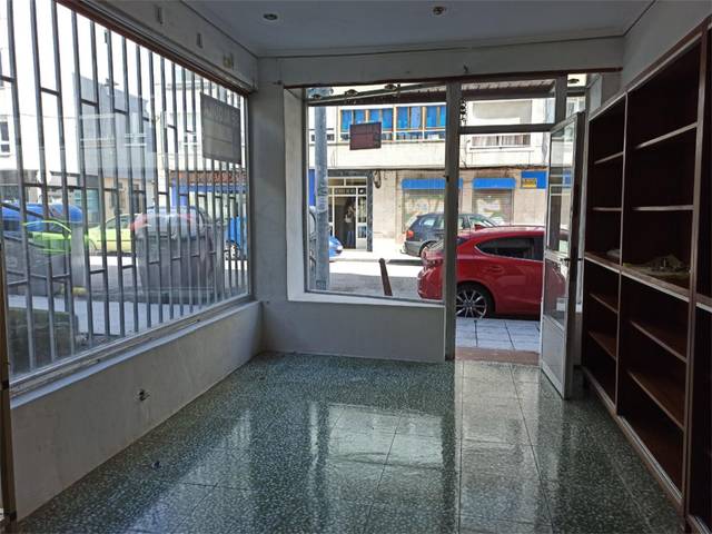 Local comercial en Alquiler en Calle Fernando de los Ríos, 31 en Los Castros