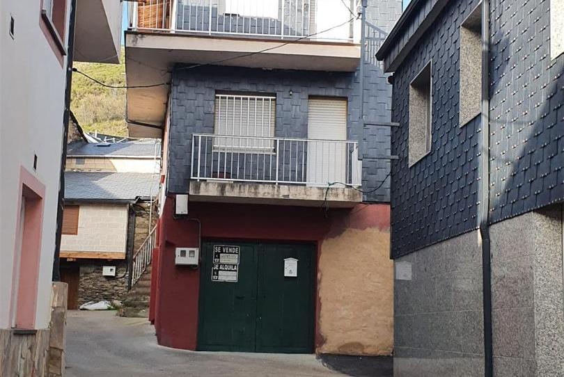 Casa adosada en venda a Calle de la Brandina, 7, Encinedo, León - imatge 1 Foto 1 de Casa adosada en venda a Calle de la Brandina, 7, Encinedo, León