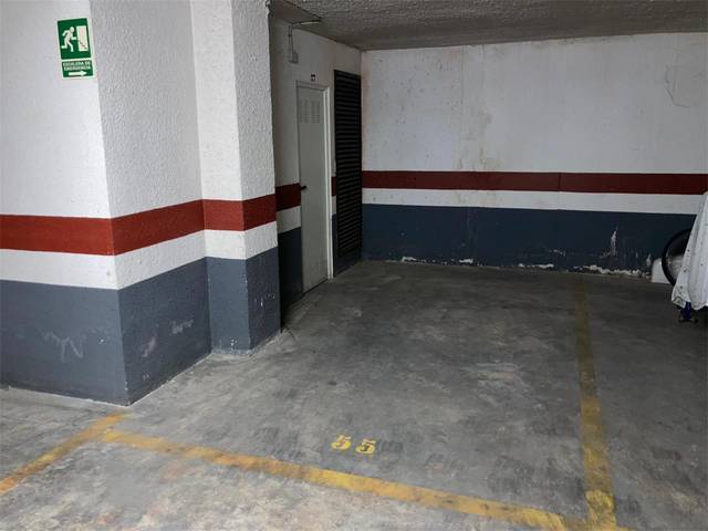 Garaje en Alquiler en Calle Clara Campoamor en Alquenència - Venècia