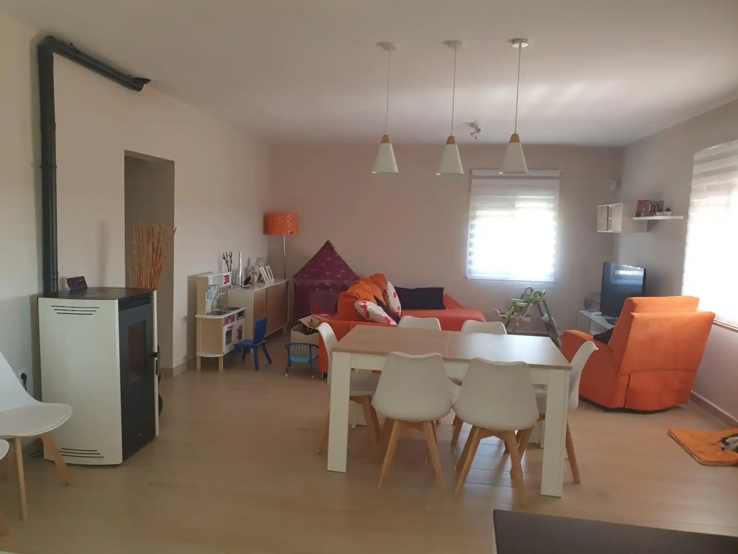Casa o xalet en venda a Avenida de Luis de Los Reyes, Bullas Sala d'estar de Casa o xalet en venda en Bullas amb Aire condicionat i Piscina