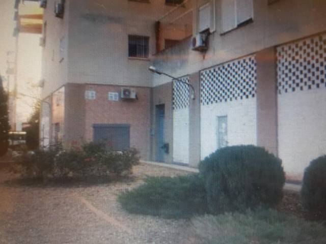 Local comercial en Alquiler en Calle Escritor Alfonso Grosso en Parque Alcosa