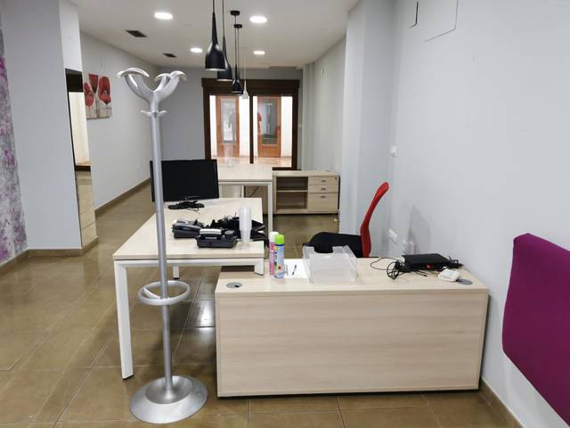 Local comercial en Alquiler en Avenida Joanot Martorell en Xaló