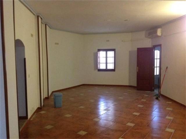Local comercial en Venta en Calle Tejares, 45 en Bailén
