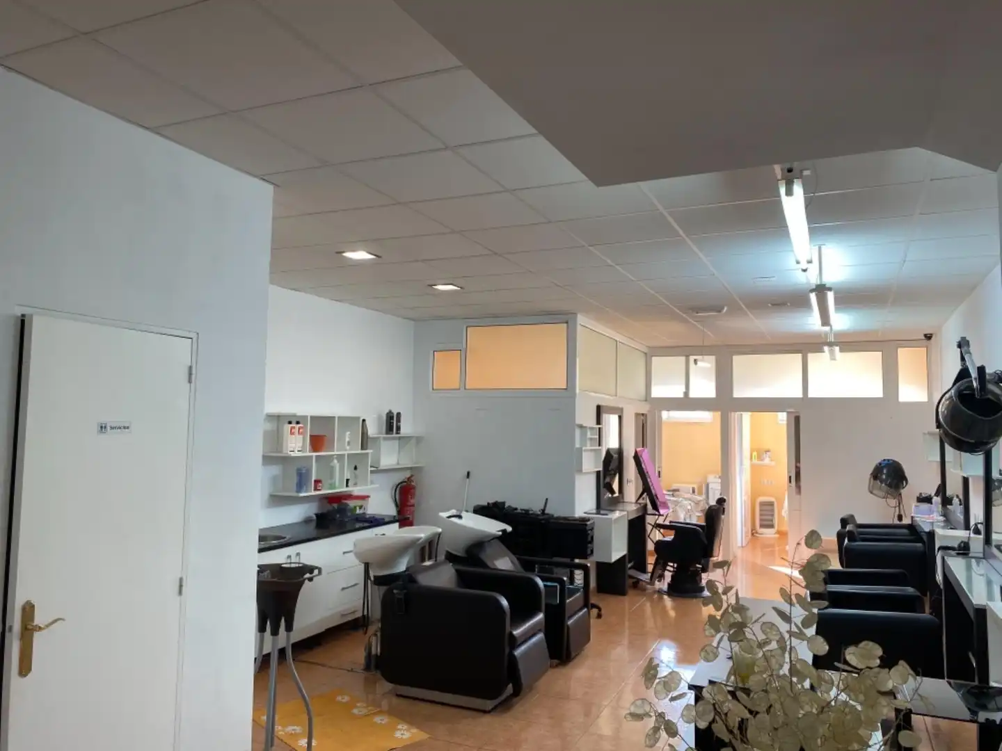 Commercial properties for rent in Avenida Espíritu Santo, Coiro Commercial properties for rent in Cangas