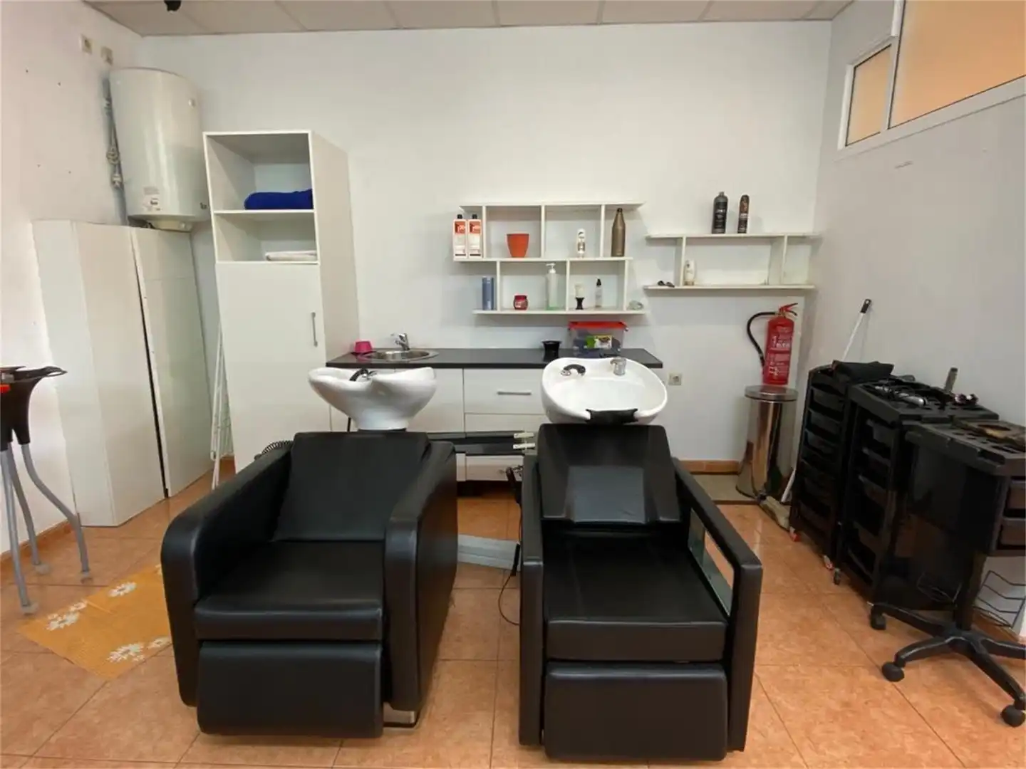 Commercial properties for rent in Avenida Espíritu Santo, Coiro Commercial properties for rent in Cangas