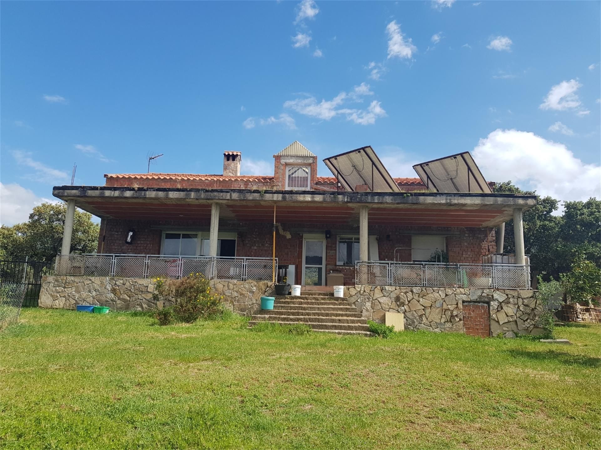 Vista exterior de Finca rústica en venda en Casas del Castañar