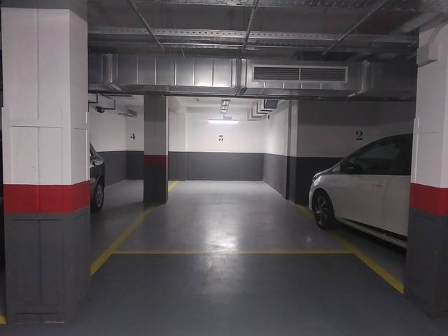 Garaje en Alquiler en Calle del Doctor Esquerdo, 124 en Niño Jesús