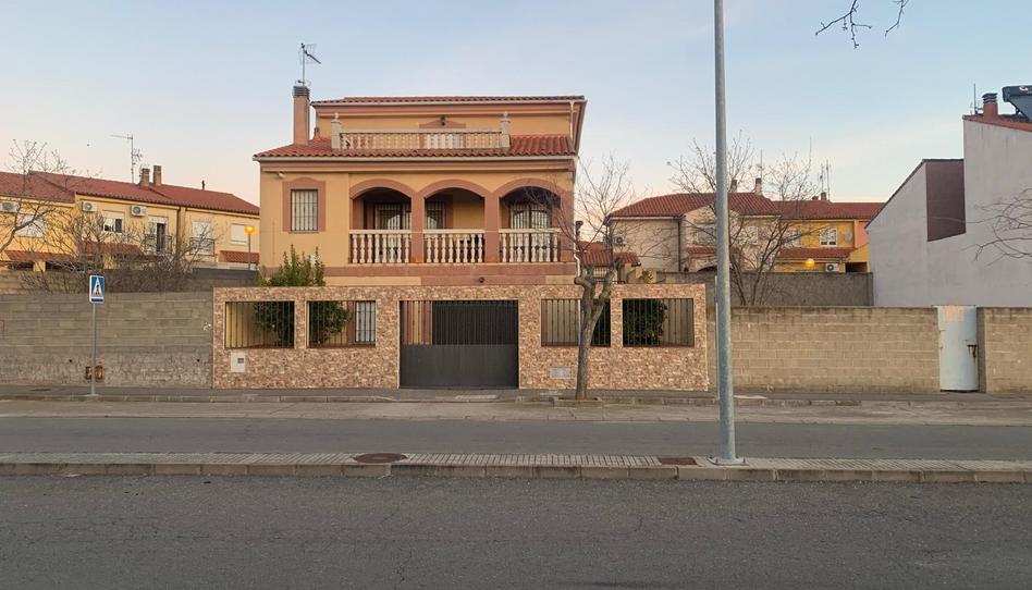 Foto 1 de Casa o chalet en venta en Calle Almendro, 21, Malpartida de Plasencia, Cáceres