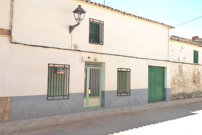 Casa adosada en venta en Calle del Cascabel, 20, Villahermosa, Ciudad Real - imagen 1 Foto 1 de Casa adosada en venta en Calle del Cascabel, 20, Villahermosa, Ciudad Real