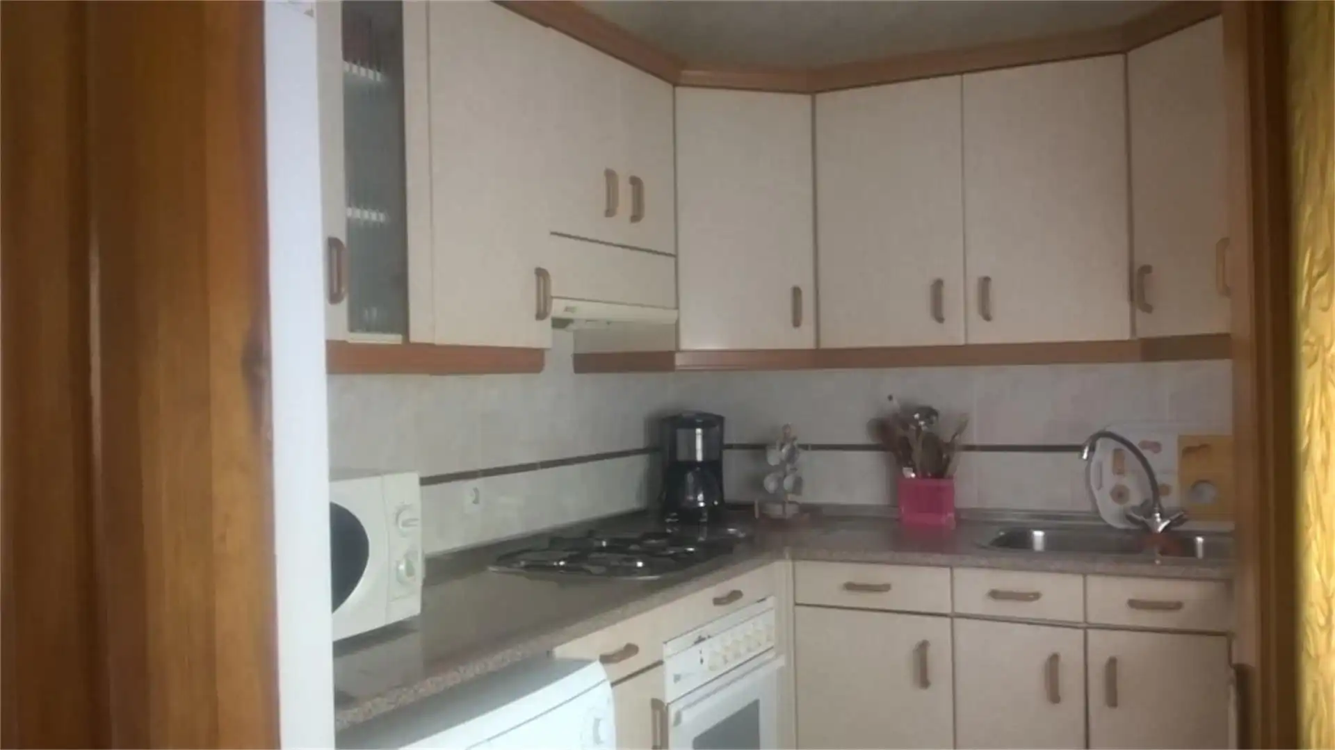 Flat for sale in Calle Sargentos Provisionales, Lanzahíta Kitchen of Flat for sale in Lanzahíta with Air Conditioner, Heating and Terrace